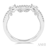 1/4 Ctw Round Cut Diamond Wedding Band in 14K White Gold