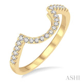1/4 ctw Round Cut Diamond Wedding Band in 14K Yellow Gold