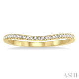 1/10 ctw Arched Center Round Cut Diamond Wedding Band in 14K Yellow Gold