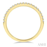 1/6 ctw Round Cut Diamond Wedding Band in 14K Yellow Gold