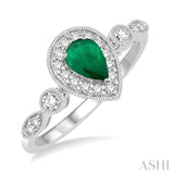 6X4MM Pear shape Emerald Center and 1/4 Ctw Round Cut Diamond Ring in 14K White Gold