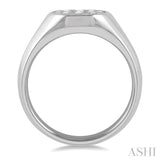 Oval Shape Lovebright Essential Diamond Signet Ring